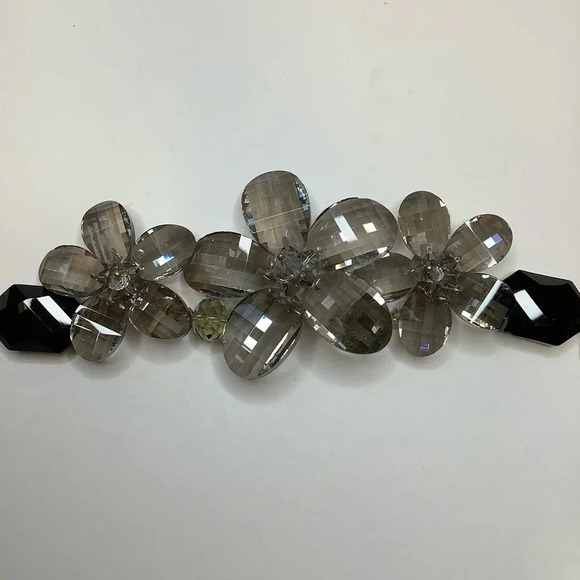 Chunky Faceted Flower Statement Necklace - Picture 6 of 11